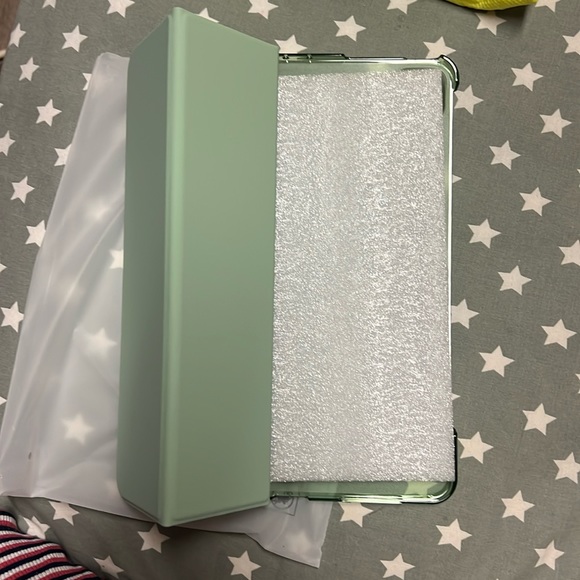 iPad Pro 11” forest green case - Picture 2 of 5